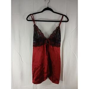 Vintage Y2K Secret Treasures Satin And Lace Camisole/Sleeptop
